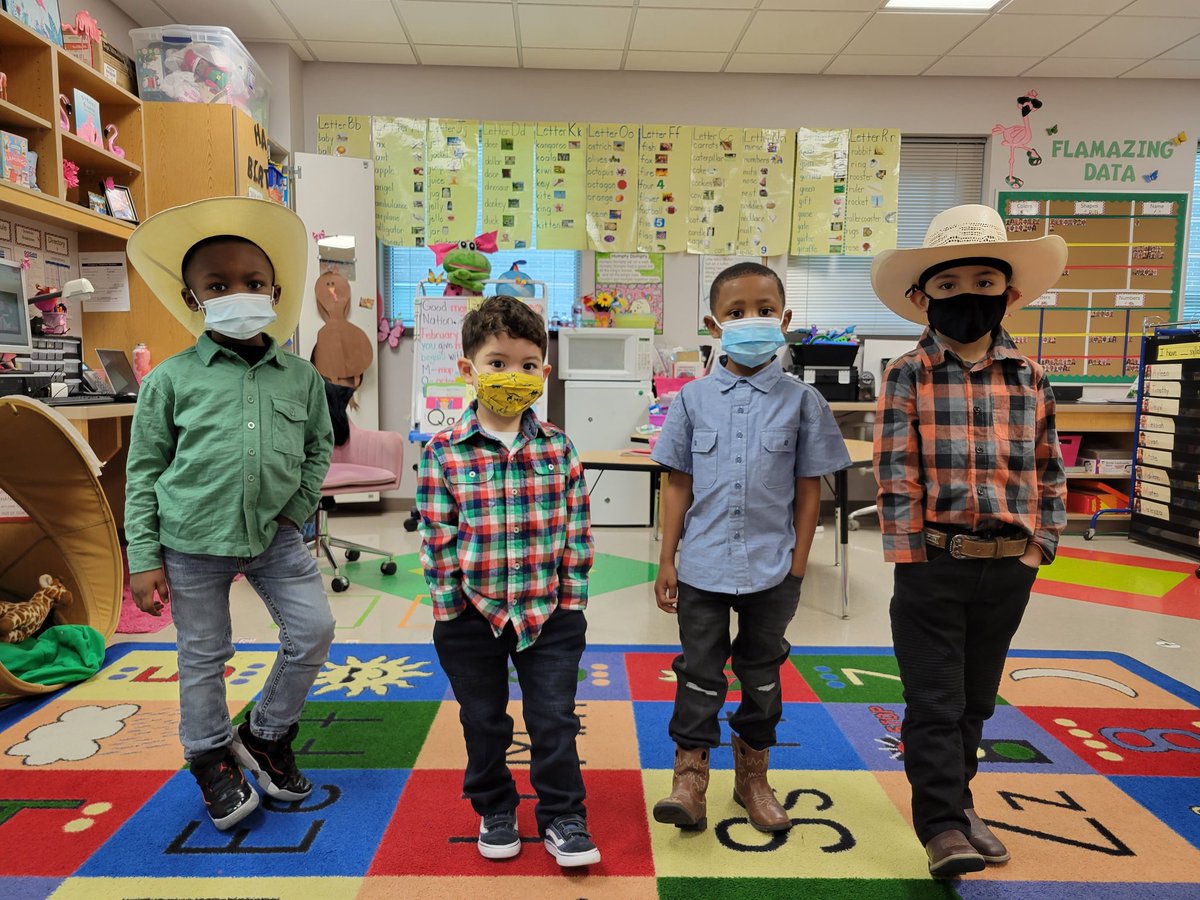 msmisty07's tweet photo. The cuties lil Texans. #GoTexanDay #GoTexanHISD @DoganElementary @HISDECH @A180_HISD @HISD_Curric @TeamHISD https://t.co/0tDnJLwwRr