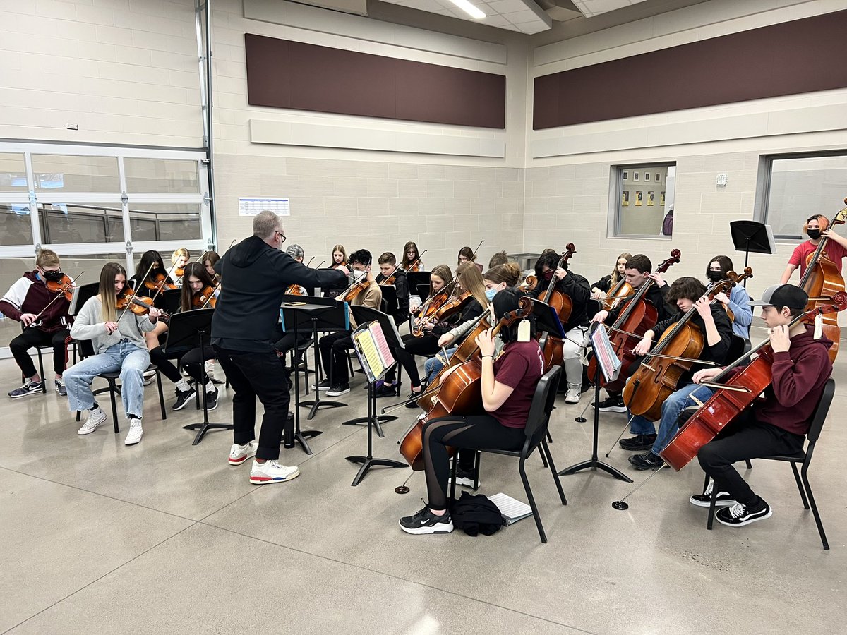 AMSA_Cyclones's tweet photo. Our final Black History Month morning café was a blast! AMSA Orchestra performance along with coffee and donuts served by the Anoka Leadership Academy! Great day for AMSA! 🌪 #BlackHistoryMonth  @AHSchools https://t.co/ddNgbusaAA