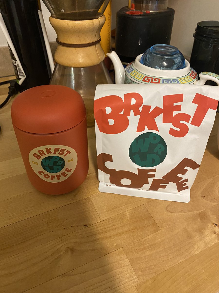 Four0hNine's tweet photo. @thebrkfstsndwch got my brkfst care package❤️ https://t.co/cmqL65O6JU