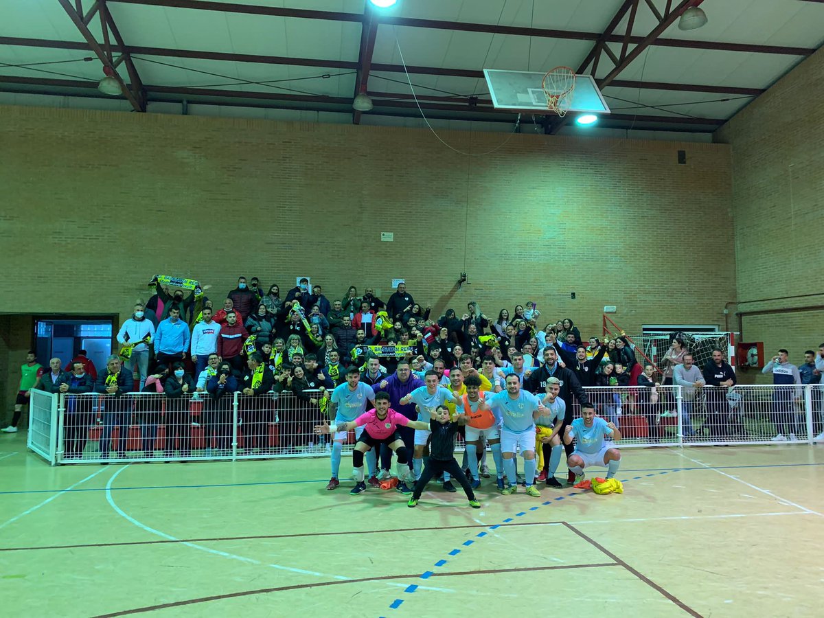 rena_ud's tweet photo. 🚨🚨 FINAAAAL 🚨🚨
A cuartos de Copa!!
Gracias a @ADMadroneraFS por su trato y a su magnifica afición, lo vivido hoy en el pabellón es envidiable para cualquier equipo, 2 aficiones cantando sin parar.
Seguimos!! https://t.co/ZpZ5QUYueN