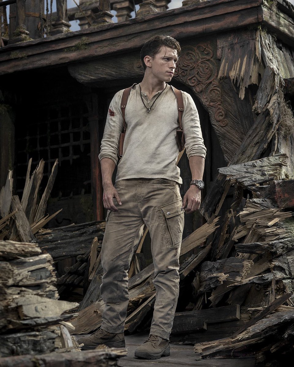 tomhollandfiles's tweet photo. arvin russell and nathan drake are tom holland’s hottest characters it’s true https://t.co/XhnlhglD91