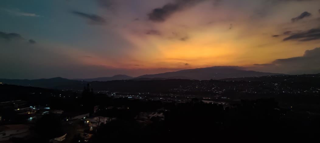 edgarmoreno2's tweet photo. Se han regado los colores en esta tarde. Feliz noche para todos. San Cristóbal, 25-02
@lorearraiz https://t.co/svb8PxpSi2