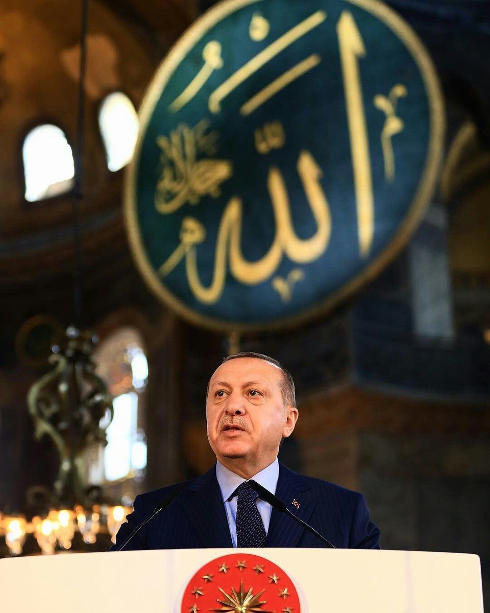 Davasına ve Milletine adanmış koca bir ömür...
İyi ki doğdunuz, iyi ki varsınız Sayın Cumhurbaşkanım,
Yolun yolumuz, Davan davamız, Sevdan sevdamızdır...

#iyikidoğdunmilletinadamı sağlıkla nice yaşlara...
#MilletinAdamı68Yasında