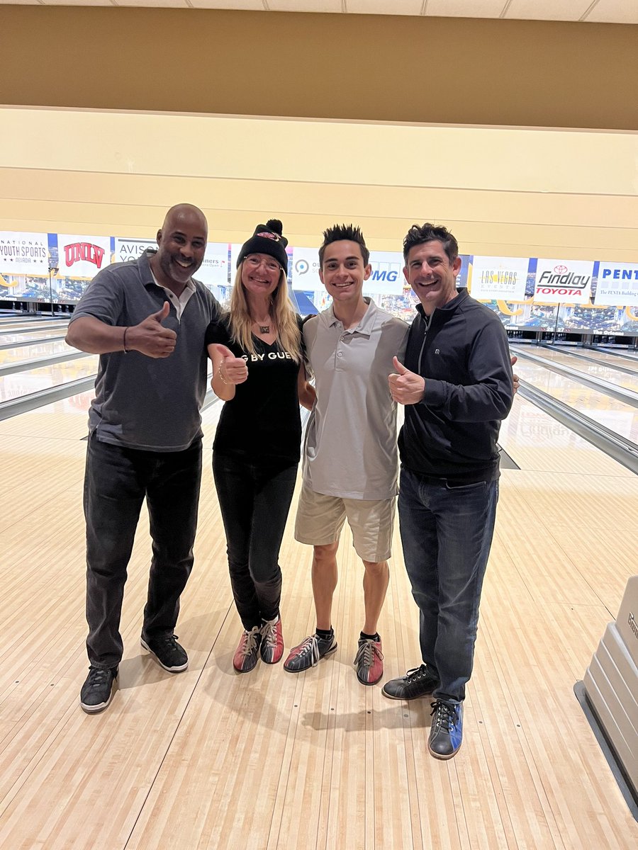 realrickarpin's tweet photo. Representing at the @SNSHF annual bowling tournament! #SNSHOF https://t.co/TQQ7bNETR1