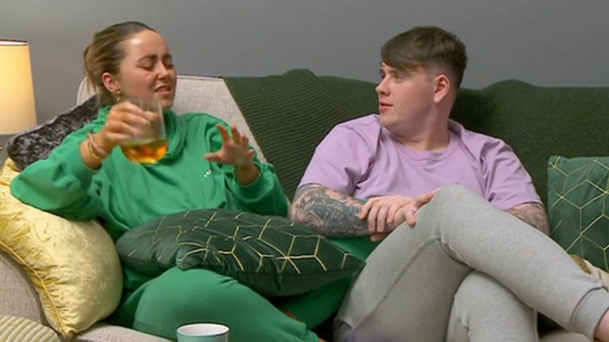 MirrorTV's tweet photo. Gogglebox viewers ask for subtitles as new Scottish couple are introduced on show
https://t.co/cY6sLW0uKS https://t.co/bmXBJ2CvDJ