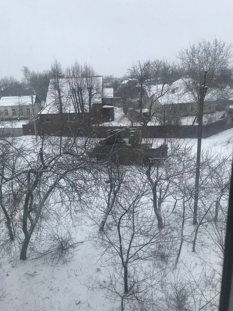 BabakTaghvaee's tweet photo. Do you know why #Russia Air Force is scared of flying its fighter jets over #Kiev &amp; #Kharkiv? Because of the tacical air defense systems of #Ukraine Air Force &amp; Army. They are everywhere! They change their positions every few hours! https://t.co/qrAcw735WY