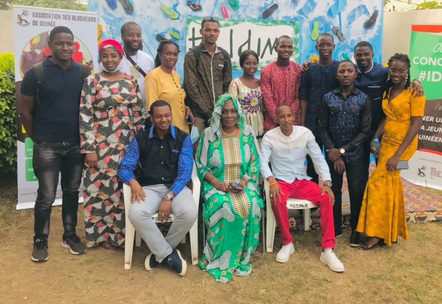 Dourabalde2019's tweet photo. A l'Expo photo #Idmi organisée par l'@ablogui en partenariat avec l'@AmbaFrGuinee. Une façon de montrer le talent caché des jeunes Guinéens 🇬🇳 https://t.co/9zWFvvaglf