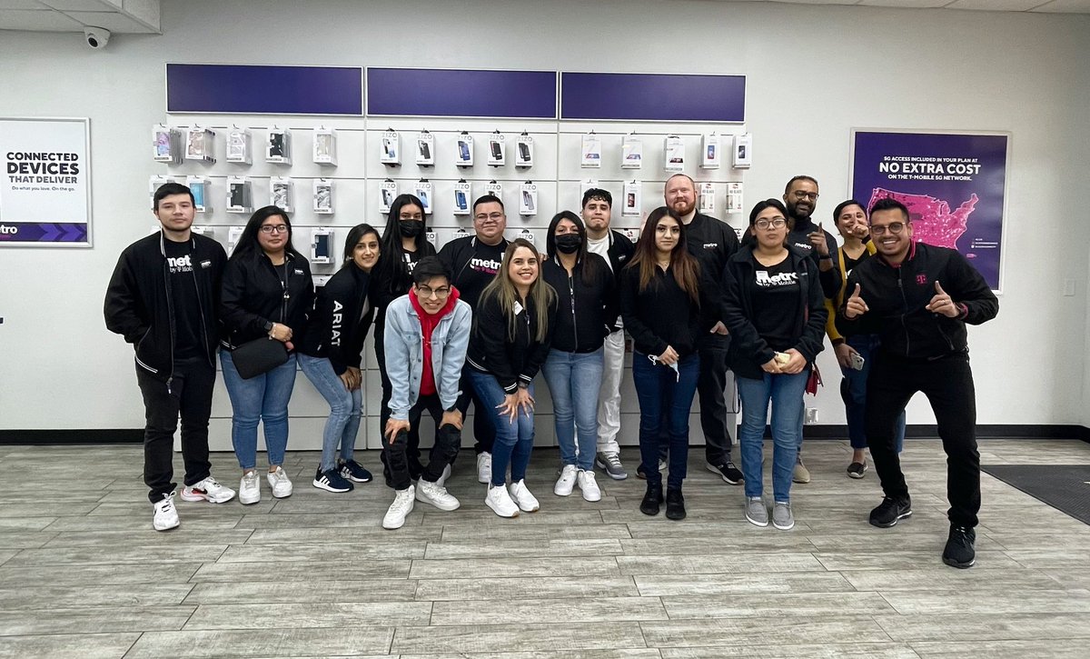 WillOrtiz85's tweet photo. Great @MetroByTMobile Sales and Leadership Training with #CellNation in the @CityofBryan and @CityofCS! "Talent wins games, but teamwork and intelligence win championships."-MJ https://t.co/nk2KwdSf2J