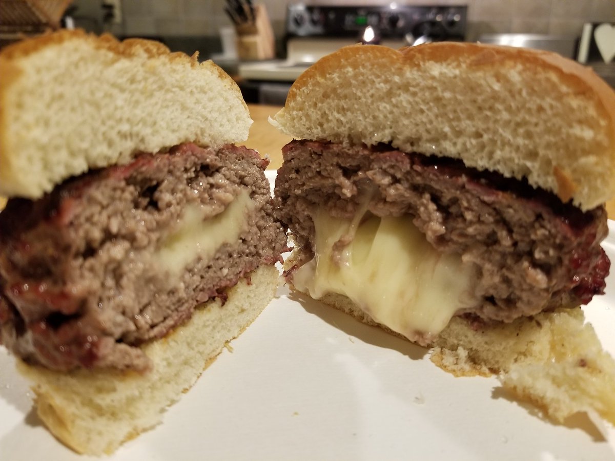 morningwoodbbq's tweet photo. Just a Jucy Lucy. #bbq #bbqlife #burger #hamburger #jucylucy #mattsbar https://t.co/MOAoVfLOA8