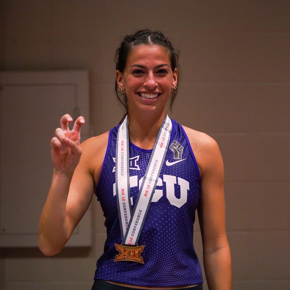 RECORD. SHATTERED. 👏

Kasey Staley breaks her own school record in the pole vault with a height of 4.27m and finishes fourth overall‼️

#GoFrogs | #Big12TF | <a href="/kcjstaley/">kc</a>
