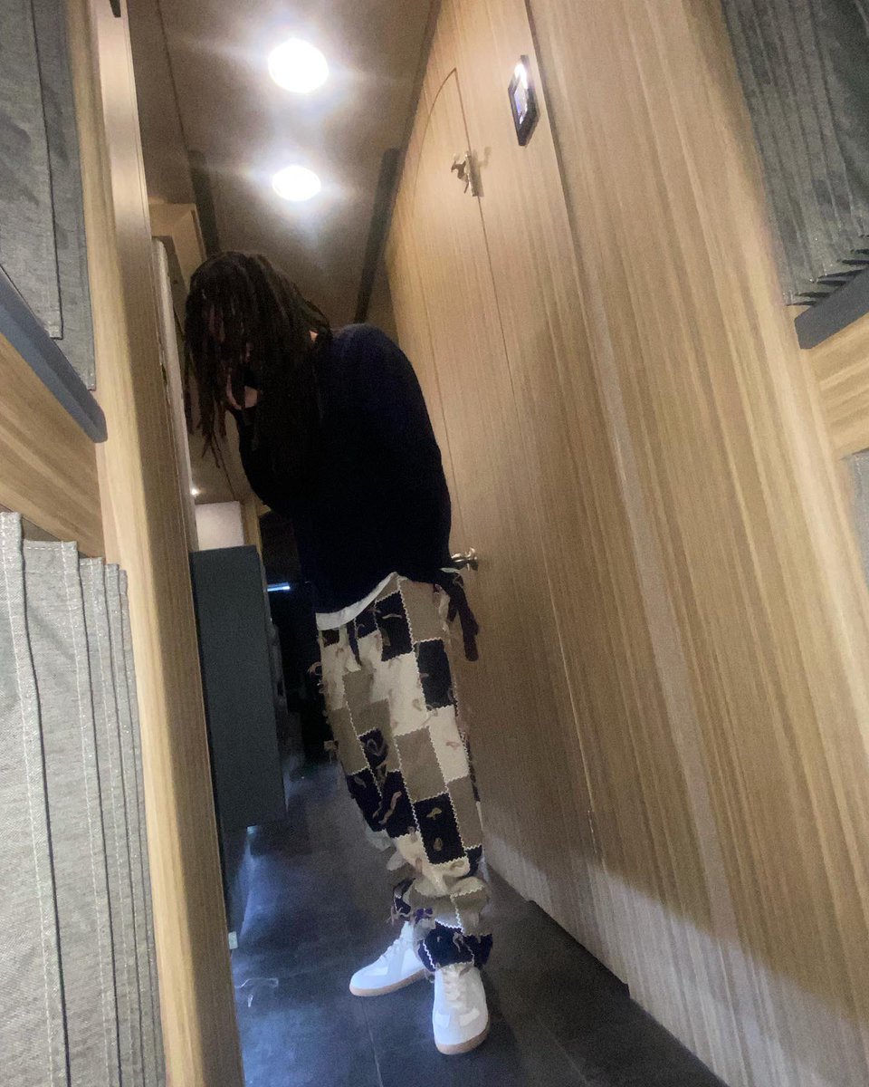 earlxsweat's tweet photo. you gotta see it to believe it https://t.co/RFXl11SQuf