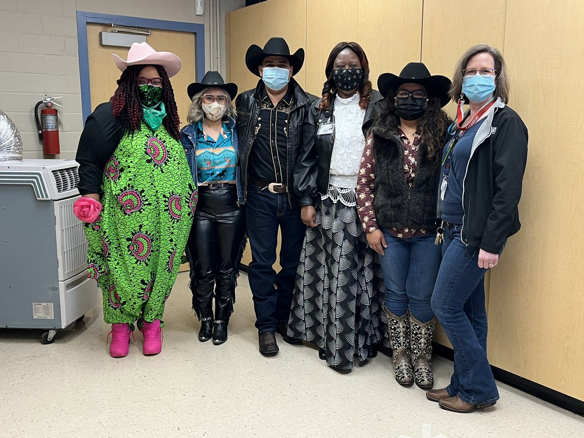 SuttonES_HISD's tweet image. Go Texan Day!!!🤠🐻#HLSR #Texas #SuttonBears