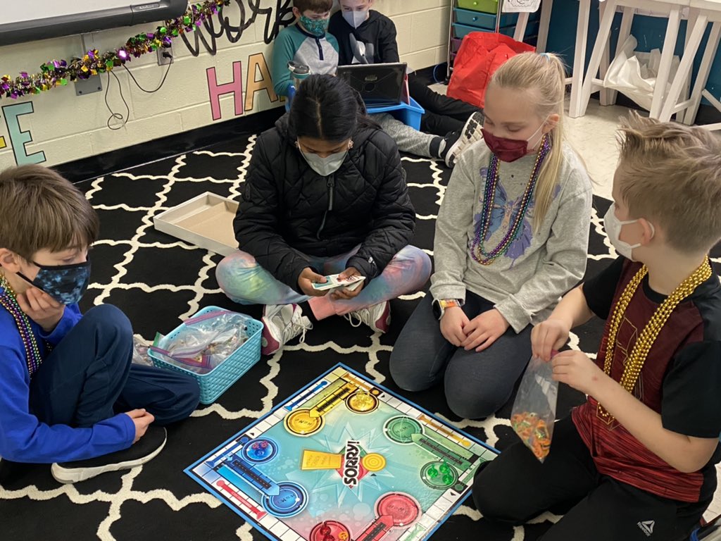 giftedsparkler's tweet photo. My incredible Ss had a blast celebrating their most recent class reward, #gameday; they worked so hard for it! #gordonpatriotpride #sofun #manylaughs #lotsofjoy #teamwork #lovemystudents #kidsdeserveit https://t.co/LbTNOX83lh