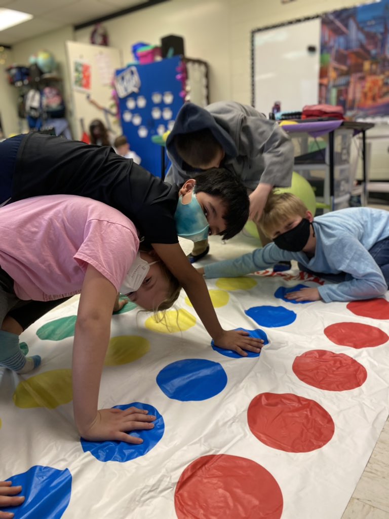 giftedsparkler's tweet photo. My incredible Ss had a blast celebrating their most recent class reward, #gameday; they worked so hard for it! #gordonpatriotpride #sofun #manylaughs #lotsofjoy #teamwork #lovemystudents #kidsdeserveit https://t.co/LbTNOX83lh