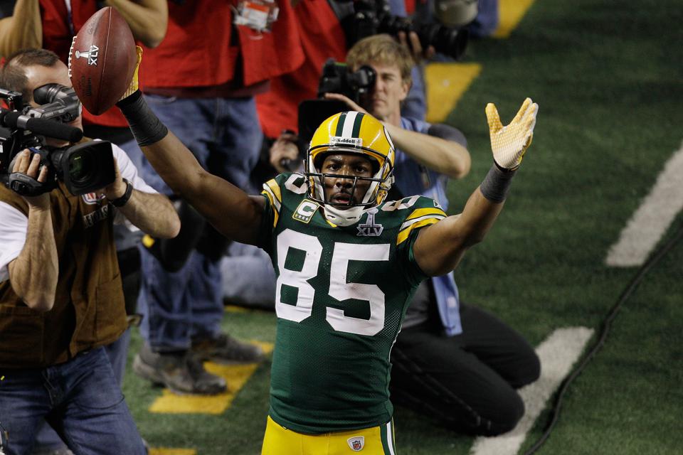 Forbes's tweet photo. Former Packers Wide Receiver Greg Jennings Calls Aaron Rodgers ‘Selfish’ https://t.co/a1lf7wXK57 https://t.co/k39McUVZRO
