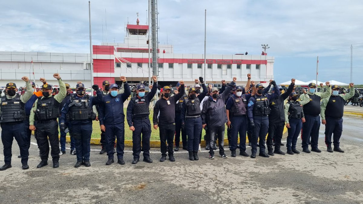 avilaelguerrero's tweet photo. En Carabobo vamos a seguir desplegados para proteger y cuidar al Pueblo. Denuncia cualquier irregularidad  al Ven 911 y al 0800DRACULA..@ZODI45_Carabobo https://t.co/wVRFxZALVc