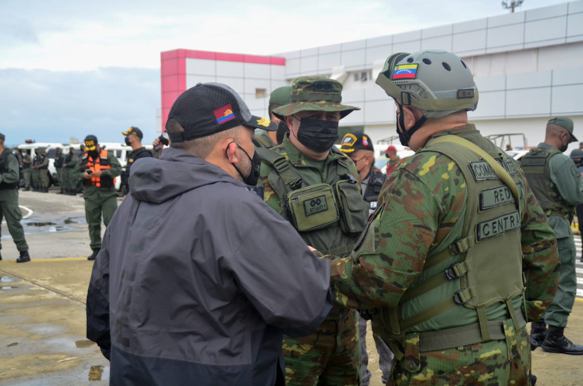 avilaelguerrero's tweet photo. En Carabobo vamos a seguir desplegados para proteger y cuidar al Pueblo. Denuncia cualquier irregularidad  al Ven 911 y al 0800DRACULA..@ZODI45_Carabobo https://t.co/wVRFxZALVc