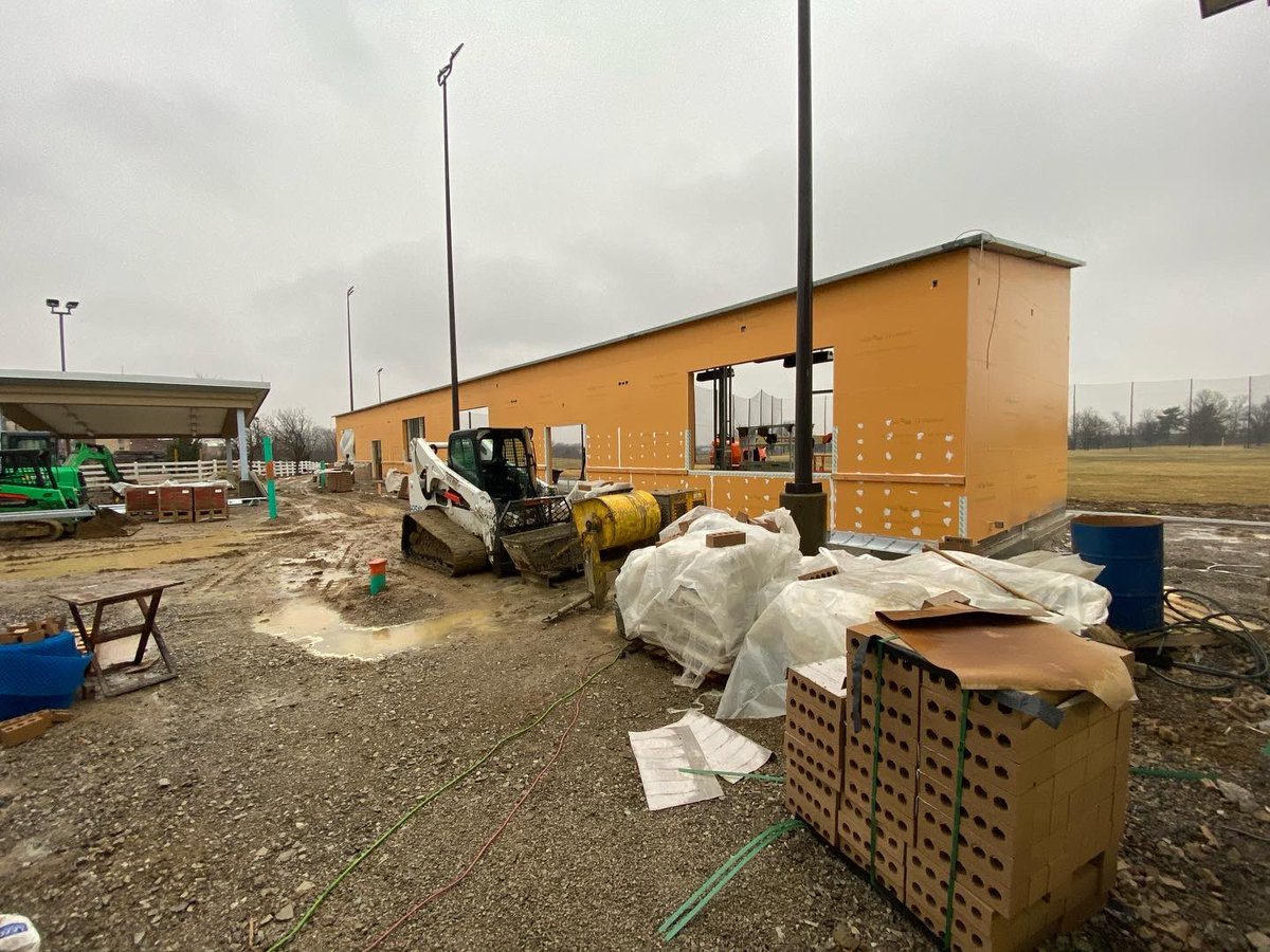 WorldofGolfKY's tweet photo. 🚧 Construction Update 🚧 

Our new driving range structure is coming along nicely and should make for a more enjoyable time on those rainy days! 
.
.
.
.
#wogky #golfnky #cincygolf https://t.co/hCnT3sW2DB
