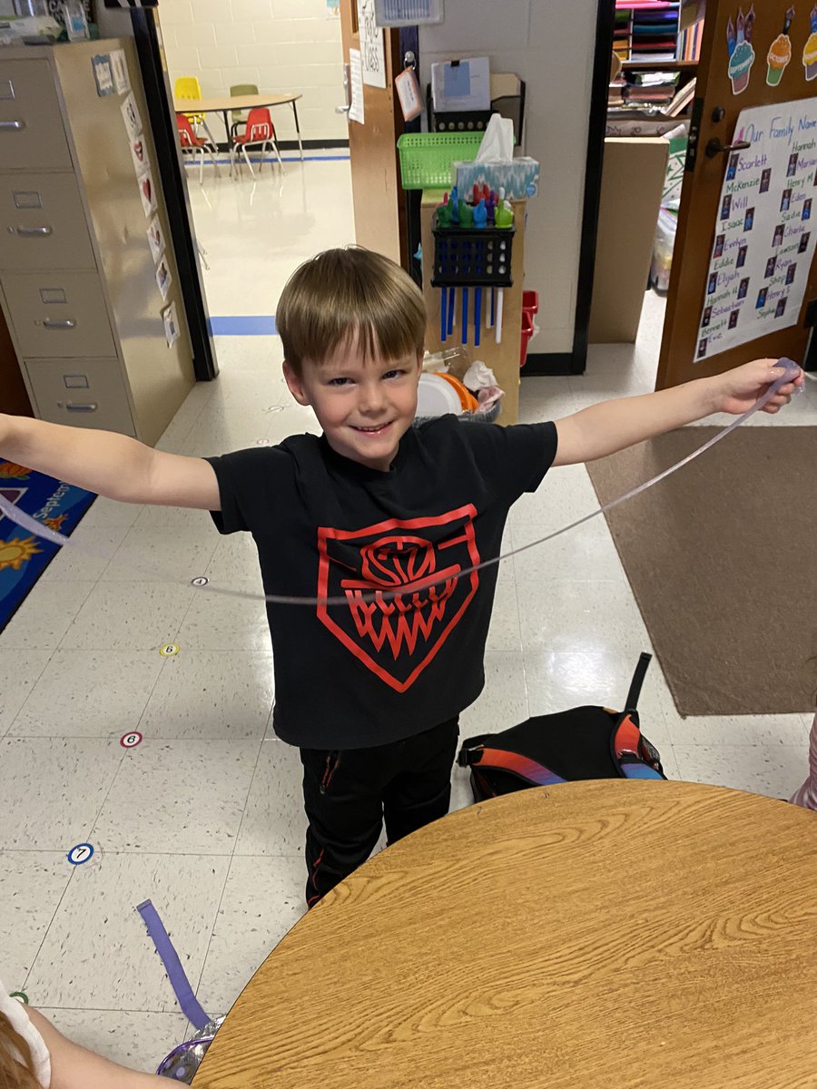 MPEFeyt's tweet photo. Today we celebrated the end of our How To writing unit with a class project on How To Make Slime! @MPE_Mustangs https://t.co/MMWo9LvDd4
