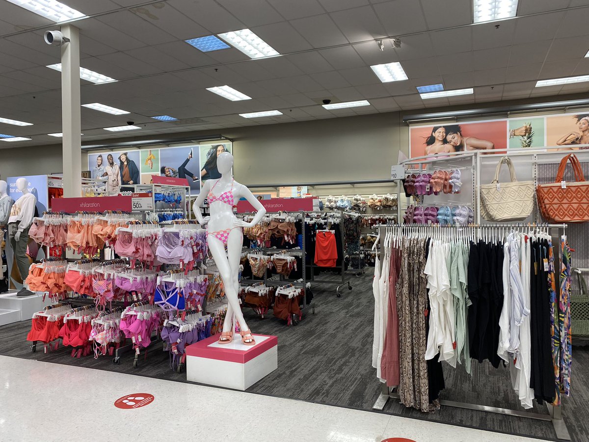 Thanks to DBOs Tiana and Sam, we are ready for spring break and our guests are too! <a href="/shanna0503/">Shanna Farris</a> <a href="/KahlNichole/">GrnEyedRaven</a>