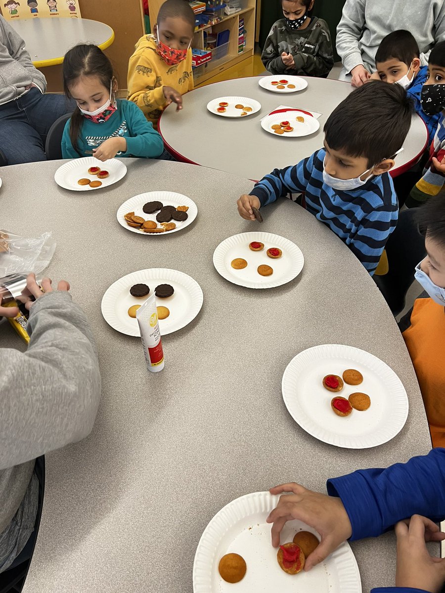 MonroeOwls's tweet photo. Fun food FriYAY! Students in our self-contained autism classes practice life skills by following a recipe and making a tasty treat! This week cookie hamburgers! 😋 #shinebright https://t.co/bAFFh8CG3T