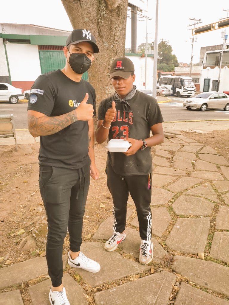 CharityBSV's tweet photo. New humanitarian activity❤️

The future belongs to those who believe in the beauty of their dreams💫

We help people in need with their food and we are happy to get the support of #BitcoinSv ❤️

Donation $readsv

Sponsor @iamZatoshi @handcashapp

@Snoozzz2 @JimmyWinSV @CalvinAyre https://t.co/8ZziikULsr
