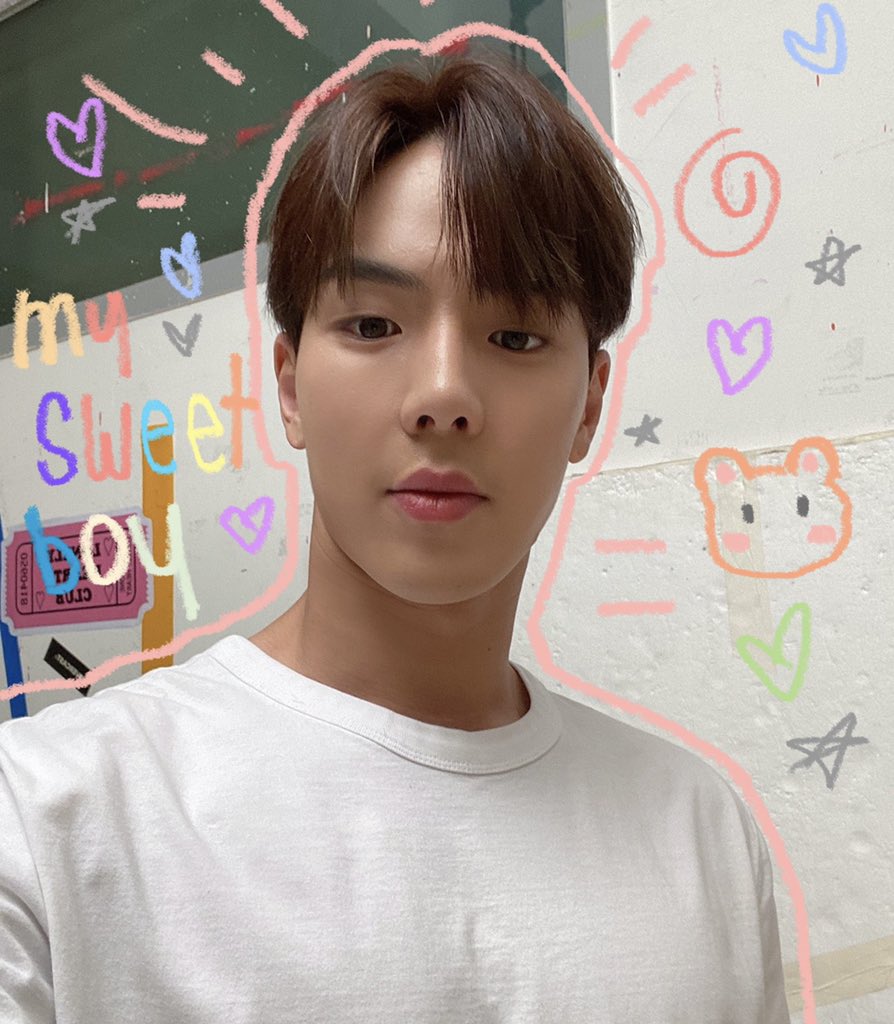 teff_dahh's tweet photo. hoy ganamos las shownuistas #shownu #monstax https://t.co/Z4MlbYpLmU