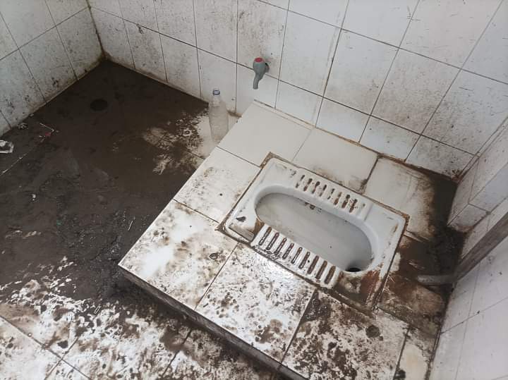 JKDAG's tweet photo. Condition of Wash Rooms of D C Office Ganderbal J&amp;K https://t.co/1bNABinQXP