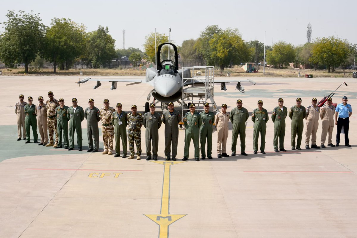 Defence_Squad_'s tweet photo. The Indo-Oman exercise, Eastern Bridge-VI (2022) was successfully conducted at Air Force Station Jodhpur from 21 to 25 February 2022.
#IndianAirForce #RoyalAirForceOfOman #EasternBridge https://t.co/clzGNVFRP0