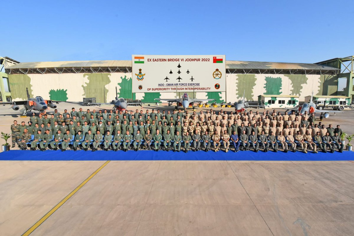 Defence_Squad_'s tweet photo. The Indo-Oman exercise, Eastern Bridge-VI (2022) was successfully conducted at Air Force Station Jodhpur from 21 to 25 February 2022.
#IndianAirForce #RoyalAirForceOfOman #EasternBridge https://t.co/clzGNVFRP0