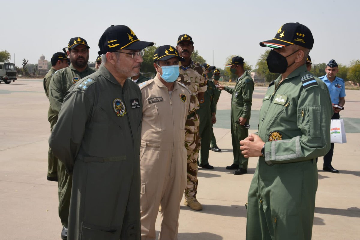 Defence_Squad_'s tweet photo. The Indo-Oman exercise, Eastern Bridge-VI (2022) was successfully conducted at Air Force Station Jodhpur from 21 to 25 February 2022.
#IndianAirForce #RoyalAirForceOfOman #EasternBridge https://t.co/clzGNVFRP0