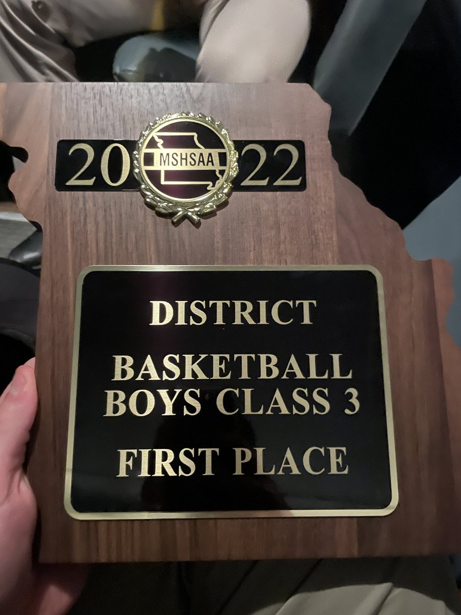 KCKendrick35's tweet photo. It could have been a little better week, but I won't complain about the week it's been!!! #BlessedAD #MBDragonPride #OutWorkEm #LoveNeverFails #Repeat #4overtimes #6peat @MB_Wrestling @MBDragonHoops @MSHSAAOrg https://t.co/jEAPbuIjn1