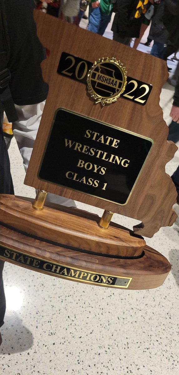 KCKendrick35's tweet photo. It could have been a little better week, but I won't complain about the week it's been!!! #BlessedAD #MBDragonPride #OutWorkEm #LoveNeverFails #Repeat #4overtimes #6peat @MB_Wrestling @MBDragonHoops @MSHSAAOrg https://t.co/jEAPbuIjn1
