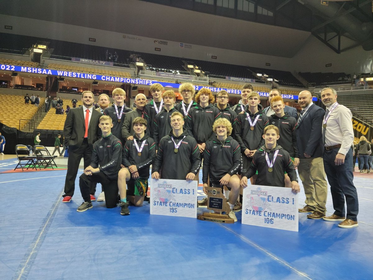 KCKendrick35's tweet photo. It could have been a little better week, but I won't complain about the week it's been!!! #BlessedAD #MBDragonPride #OutWorkEm #LoveNeverFails #Repeat #4overtimes #6peat @MB_Wrestling @MBDragonHoops @MSHSAAOrg https://t.co/jEAPbuIjn1