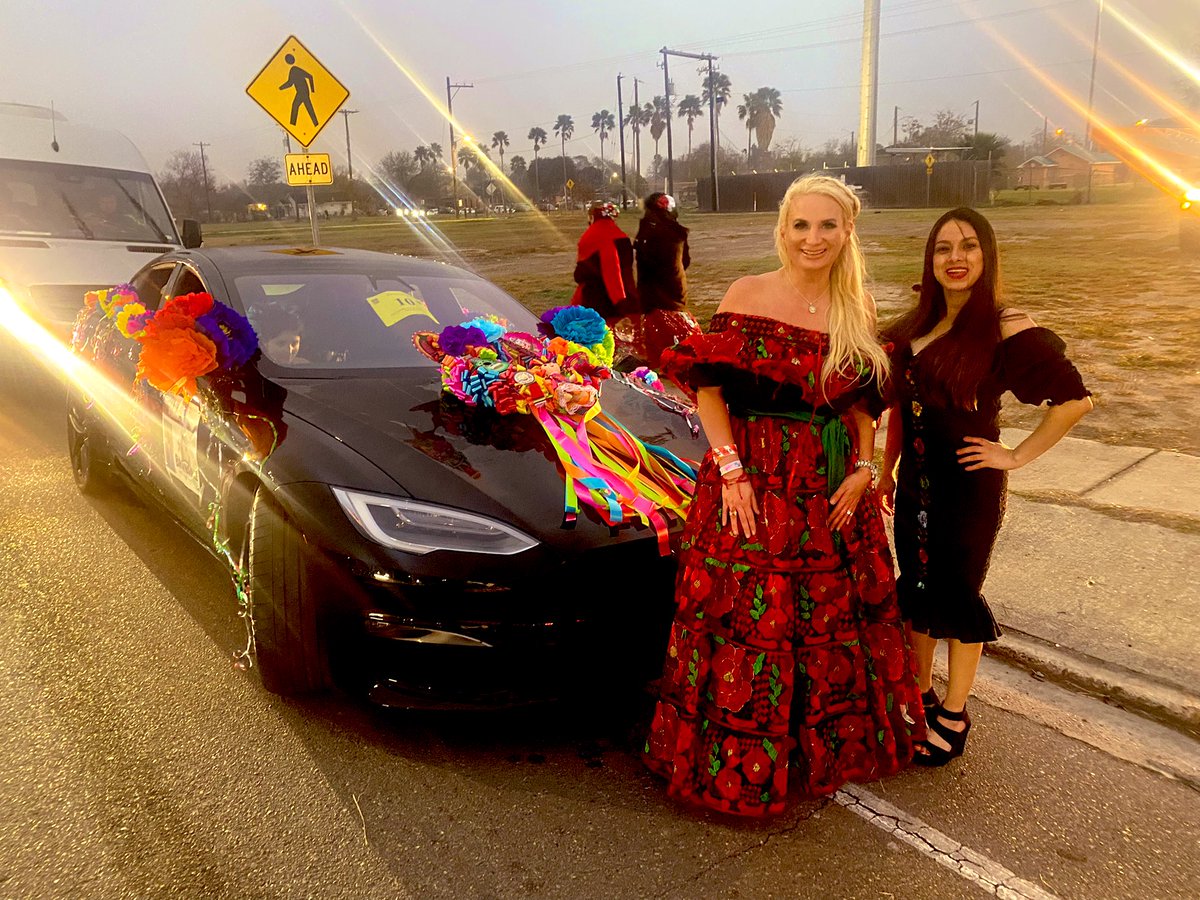 JessicaTetreau's tweet photo. Thank you @Pattydl04 for being my Official Charro Day Parade Driver this year. We Barbie-fied my Tesla! 💗 https://t.co/wxA93DjfLX