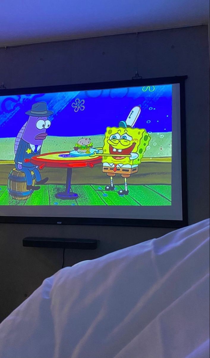 dhavsa's tweet photo. gue kok sendirian si di hotel #tlong pdhl enak bngt nonton spongebob #synk https://t.co/DqJZOxEXhy