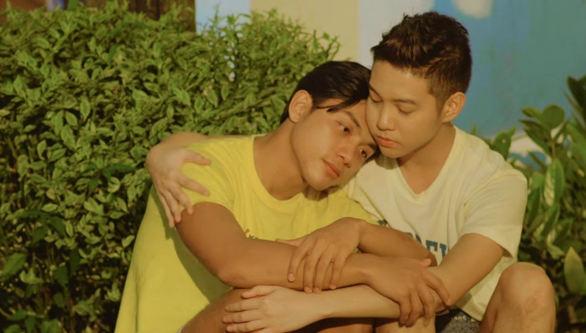 TheBLXpress's tweet photo. #Quaranthings2Ep2...I like how Judah doesn't get angry even though Rocky tries to avoid him...Being in the starting phase of a relationship can be difficult...Judah is trying to understand Rocky better...nice touch voicing the issues of the community ๐ฅฐโค
#QuaranthingsSeason2 https://t.co/4ElxAs2BfL
