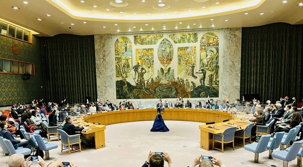 IcelandUN's tweet photo. Deeply regret that the #UNSC was prevented from adopting a resolution to stop the war in #Ukraine due to Russia's veto. We thank the 11 members who voted for peace 🇦🇱🇧🇷🇫🇷🇬🇦🇬🇭🇮🇪🇰🇪🇲🇽🇳🇴🇬🇧🇺🇸. Proud to be one of the 81 cosponsors of this important resolution #StandWithUkraine 🇺🇦🇮🇸 https://t.co/26IqOadpBW