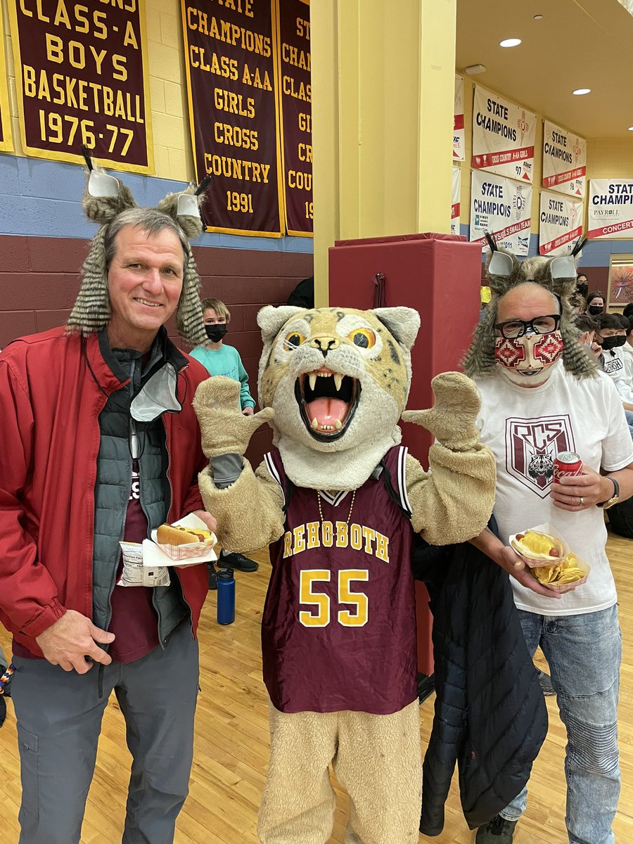 Cheering on the <a href="/RehobothLynx/">Rehoboth</a> Girls Basketball team in tonight’s District Championship. Yéigo, Lynx!