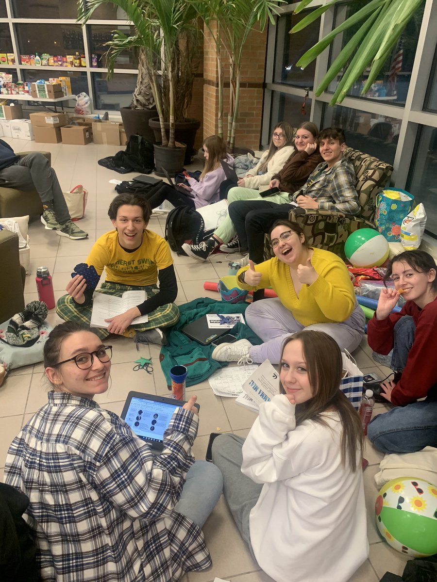 SteelePrincipal's tweet photo. Friday night and @MLSTheatre is putting in the long hours preparing for the musical Mamma Mia!!! 🎭 🎭 #TheseKidsRock
#WorkBehindTheScenes
#SteeleImpact https://t.co/2uvLWY11EB