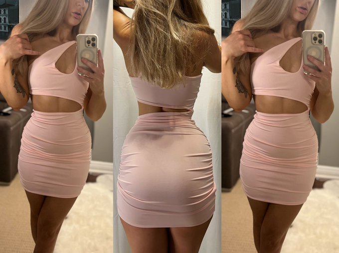 If I could wear this dress every damn day, would that be too much? 😂&hearts;️ #sexydress #fridaynight #fridayvibes<a href="/tag/sexy"class="tags"><span>#sexy</span></a><a href="/tag/gorgeous"class="tags"><span>#gorgeous</span></a><a href="/tag/fridaynight"class="tags"><span>#fridaynight</span></a><a href="/tag/blonde"class="tags"><span>#blonde</span></a><a href="/tag/barbie"class="tags"><span>#barbie</span></a><a href="/tag/babe"class="tags"><span>#babe</span></a>