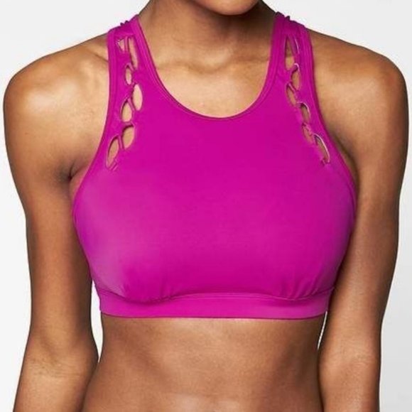 dguddemi06's tweet photo. So good I had to share! Check out all the items I'm loving on @Poshmarkapp #poshmark #fashion #style #shopmycloset #adidas #athleta #underarmour: https://t.co/JYyI5VSiYu https://t.co/FKvzJfPDLb