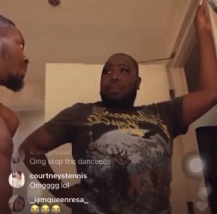 warwickscigaret's tweet photo. I hate a stiff ass relationship like Nick and Danielle have. Idk why they got married, he can’t even joke with her without her bursting into tears   #LoveIsBlind https://t.co/Ahutj4h4Yb