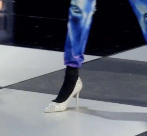 joeynolfi's tweet photo. Angeria Paris VanMicheals has violated the Kennedy Davenport Footwear Sanctity Agreement 

#DragRace https://t.co/uvGVqH1Ga7