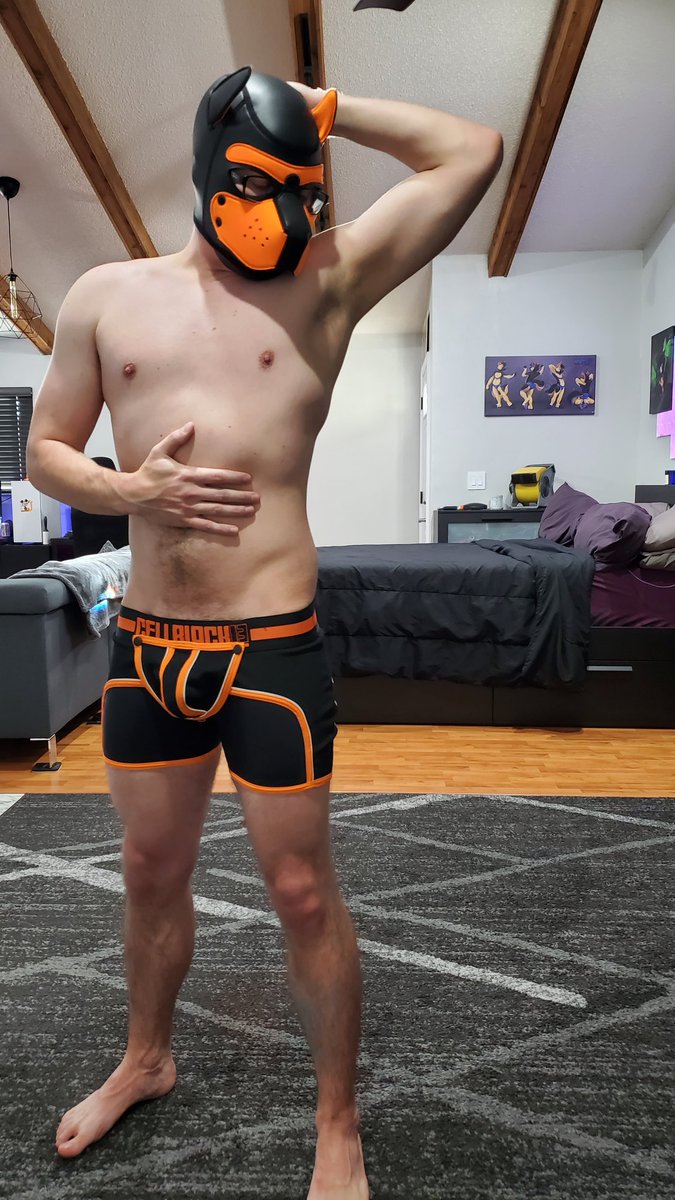 Hmmm smelling pretty good after my workout. Care to take a sniff?