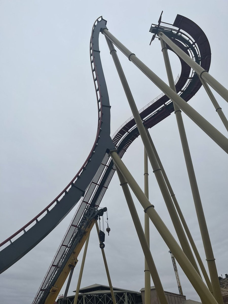 jeffrey_siebert's tweet photo. The world’s steepest dive coaster drop at 95-degrees beyond vertical is now installed! Next up.. the top of the drop hold track in yellow, then the Immelmann highlighted in red. #SFFT2022 #DrDsCliffhanger #BandM #DiveCoaster https://t.co/YEMByBLS02