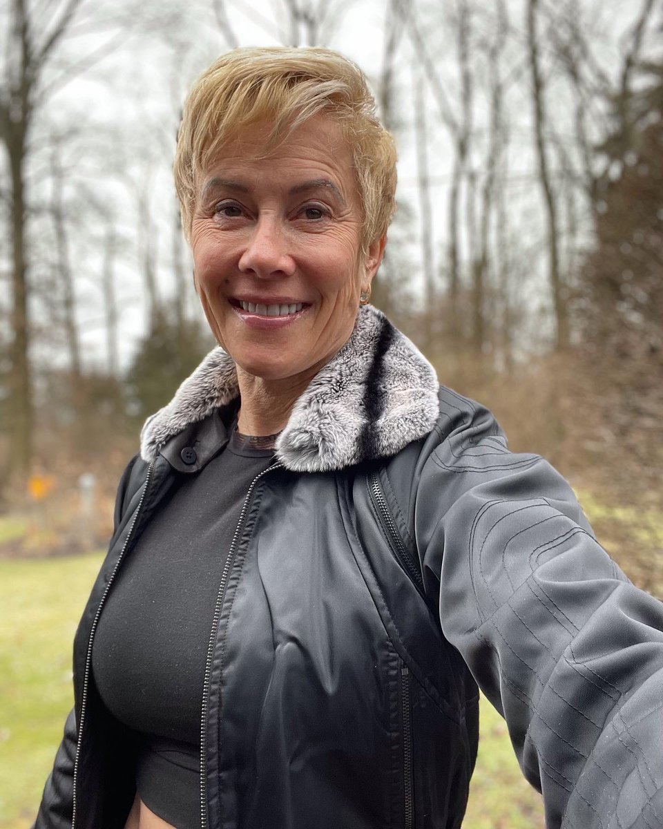 PaulaMaier3's tweet photo. We can bought about going for a walk, but nahhhh. 23 degrees is too darn cold!
Spring, please hurry ๐ท
#hurryspring #imoverwinter #coldoutsideโ๏ธ #ImOverIt https://t.co/jHXpzcmtEI