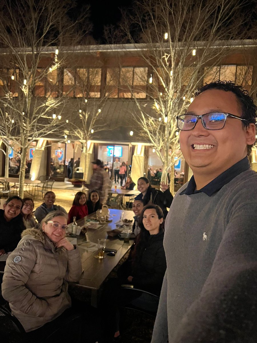 Montserratsanm3's tweet photo. Today we had our 2nd Connection get together and we had a blast!After a long week we sure laughed a lot.
#stressrelief
#RedOakBrewery
@ParticipateLrng 
@kathiguera 
@Mrs_LinaHC 
@ms_luco 
@gabycortesramos 
#unitingourworld https://t.co/wqvBTFpQM7