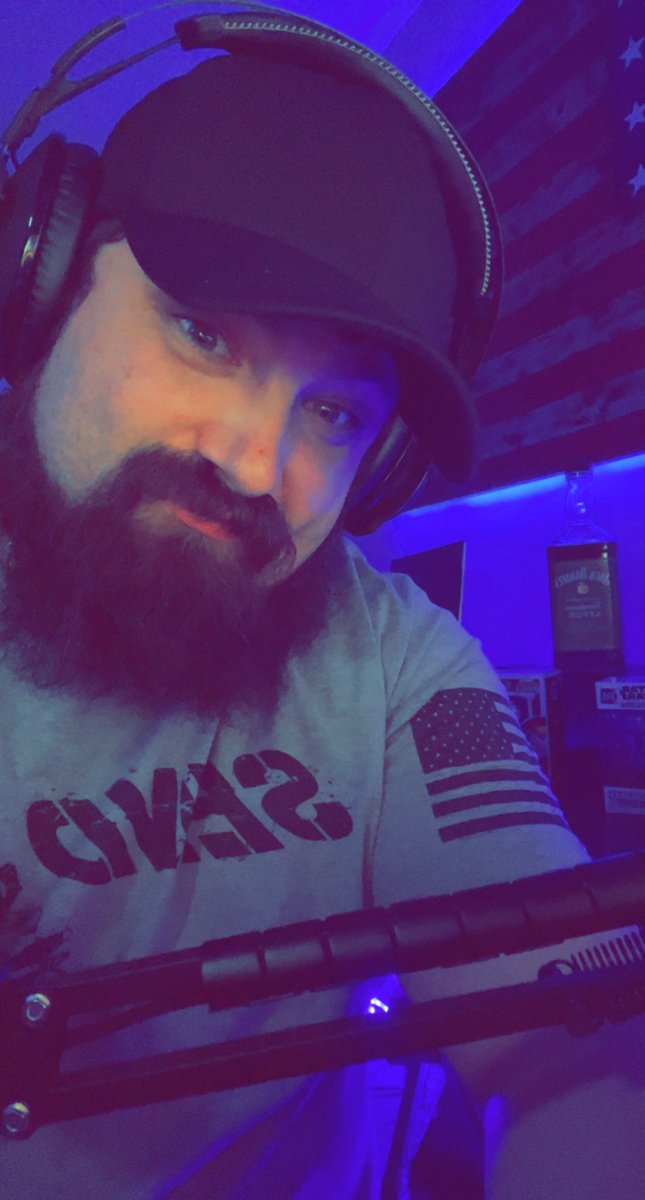 Iam_xSOUTHPAWx's tweet photo. Feeling cute…. Might take some feet pics of some random scavs… WE ARE LIVE!! #TwitchStreamers #onlyscav #EscapefromTarkov @b3nnybeats @dreck2100 @bstategames
https://t.co/KkboEj3qf1 https://t.co/UkWRNNBYi5