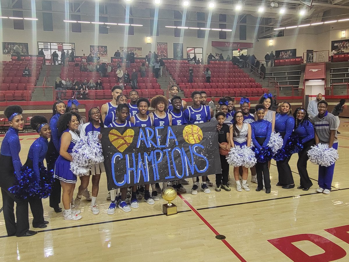 EHSHOOPS1's tweet photo. Another Gold Ball for the Matadors!

Estacado 55
Greenwood 30

Mats were led in scoring by DeLauren Gordon(17) Ja'Kobe Williams(11) and Kreeland Avery(10). Great TEAM WIN!
 #TheE #TNG #FAMILY #GoldBallSeason https://t.co/fHHU4OF2lm